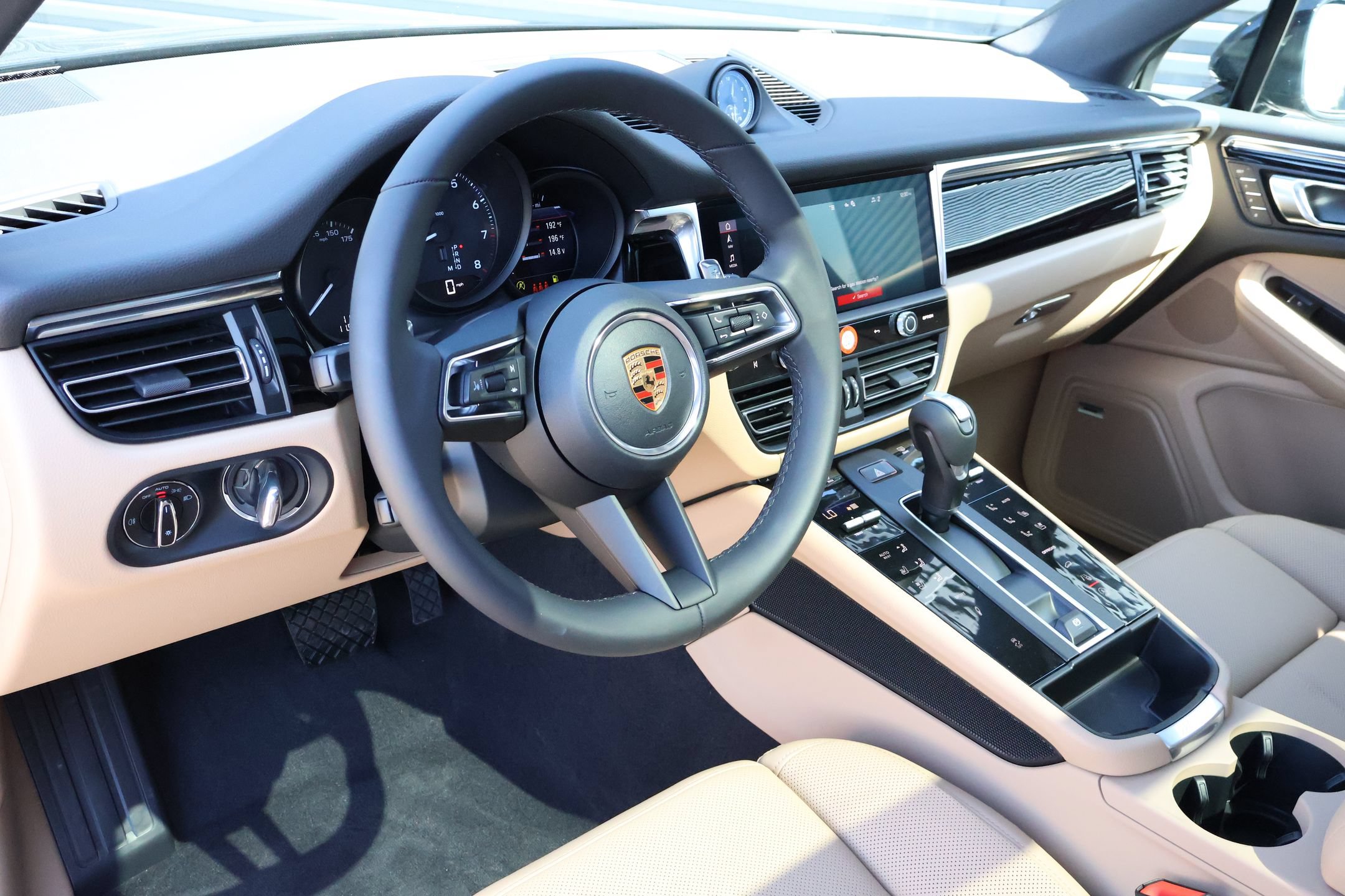 New 2026 Porsche Macan AWD/4WD image 4
