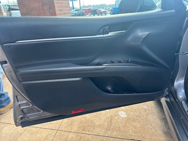 Used 2023 Toyota Camry SE image 13