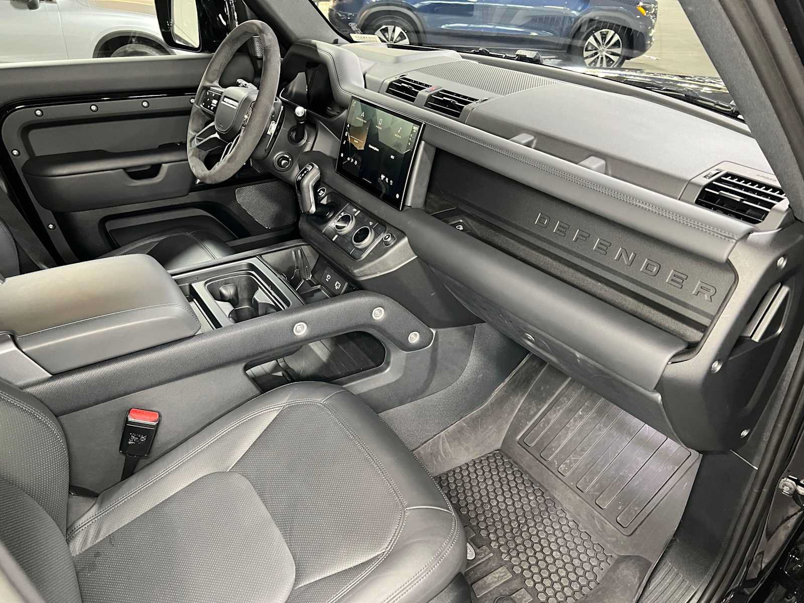 Used 2024 Land Rover Defender 110 V8 AWD/4WD image 11