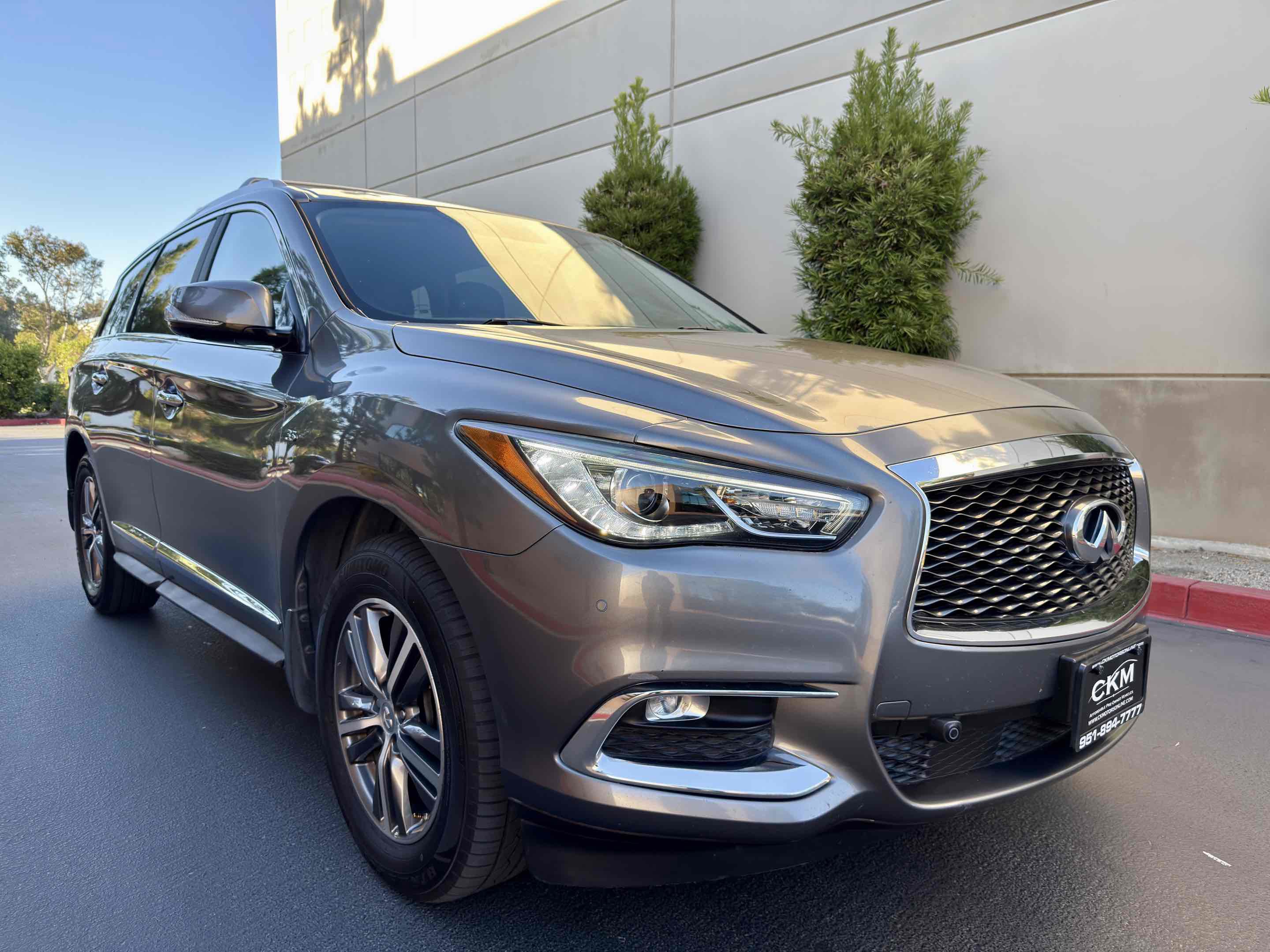Used 2017 INFINITI QX60 FWD w/ Premium Plus Package image 6
