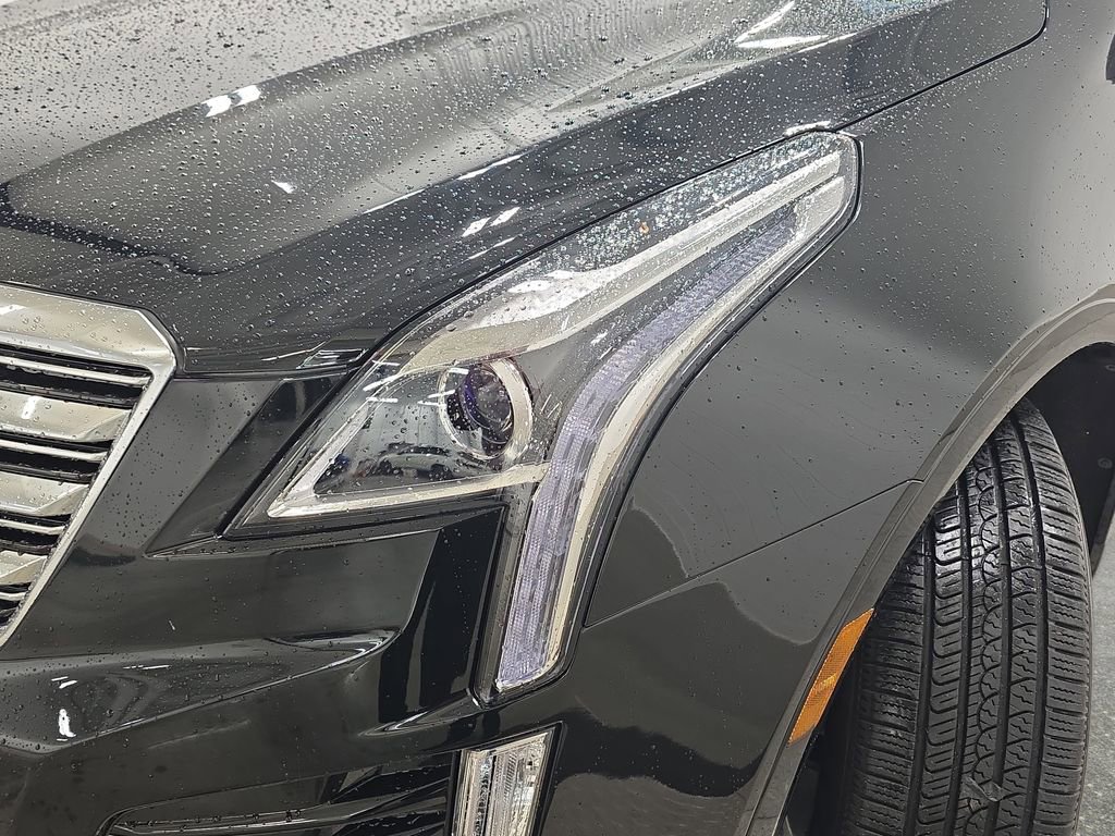 Used 2018 Cadillac XT5 AWD image 29