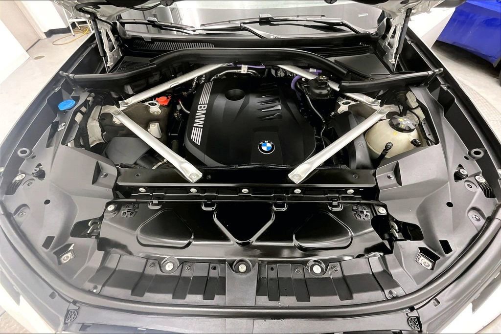 Used 2025 BMW X7 xDrive40i image 9