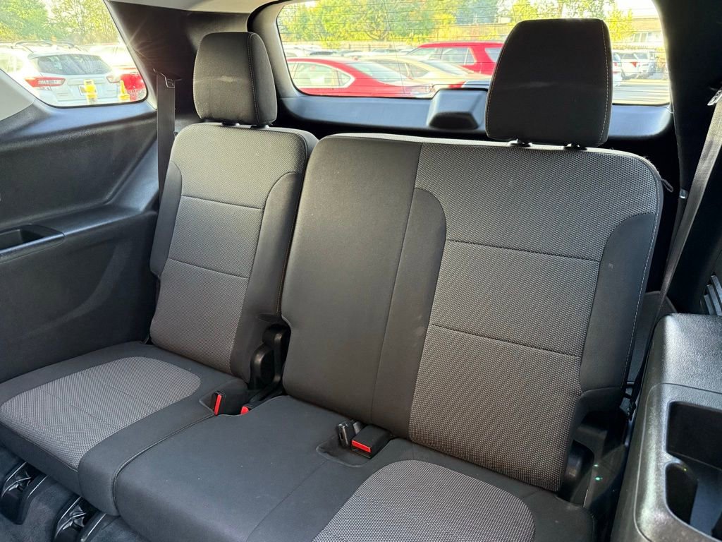 Used 2019 Chevrolet Traverse LT FWD image 17