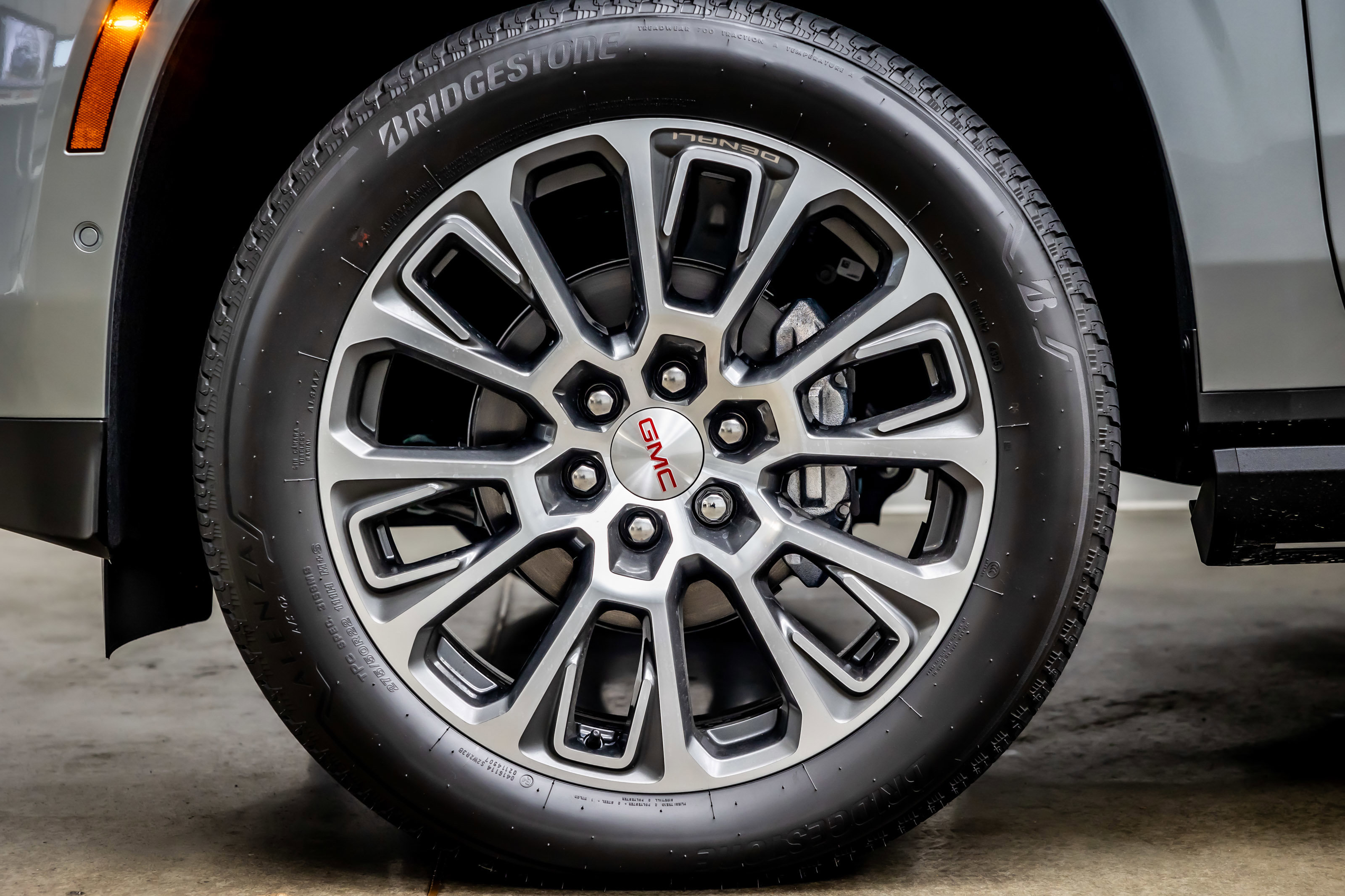 Used 2026 GMC Yukon XL Denali w/ Sun & Power Step Package image 35