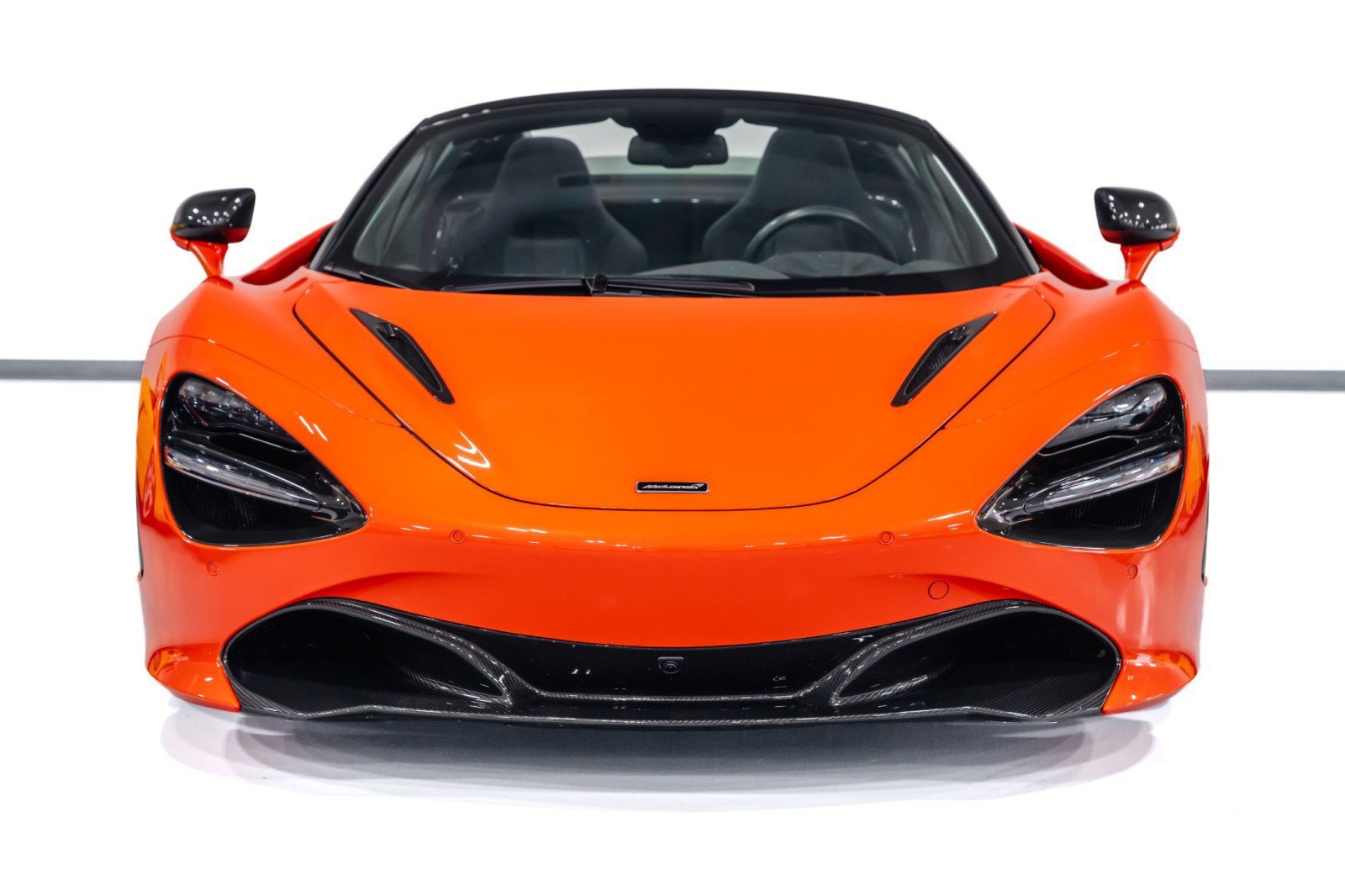 Used 2019 McLaren 720S Performance RWD image 4