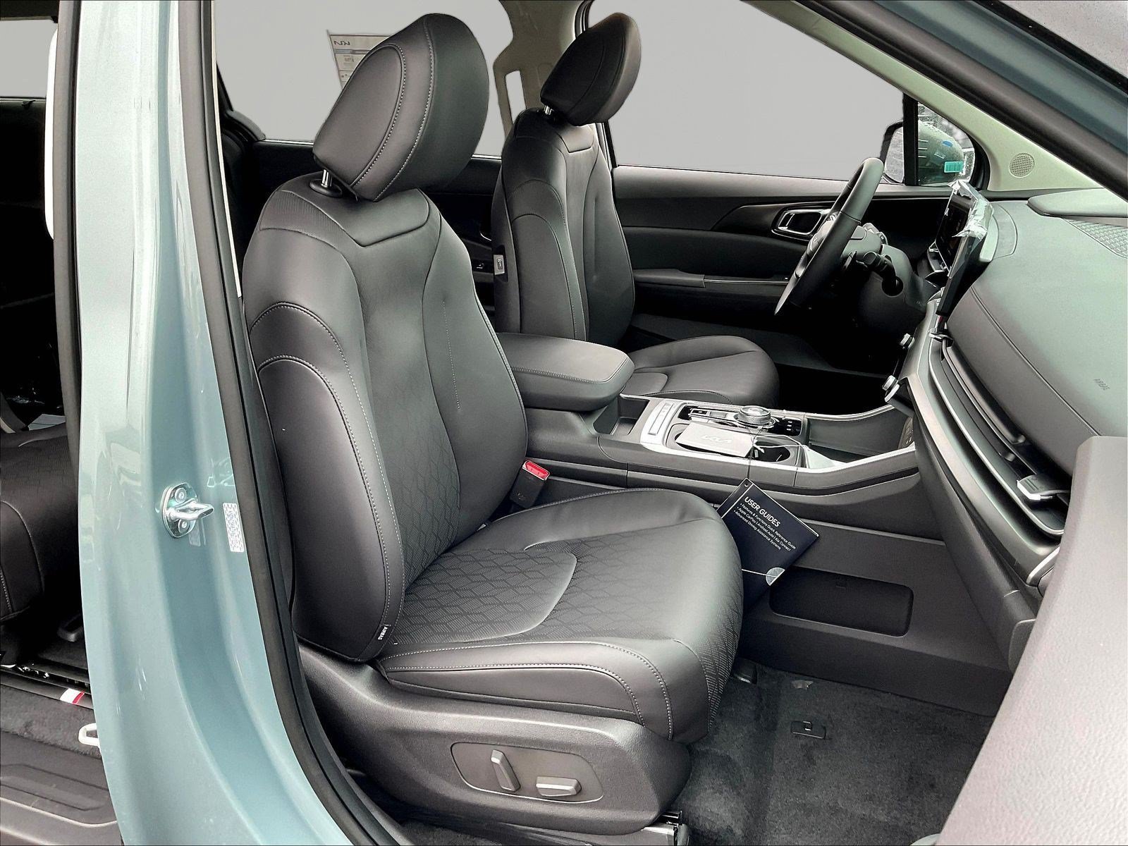 New 2027 Kia Carnival EX FWD image 19