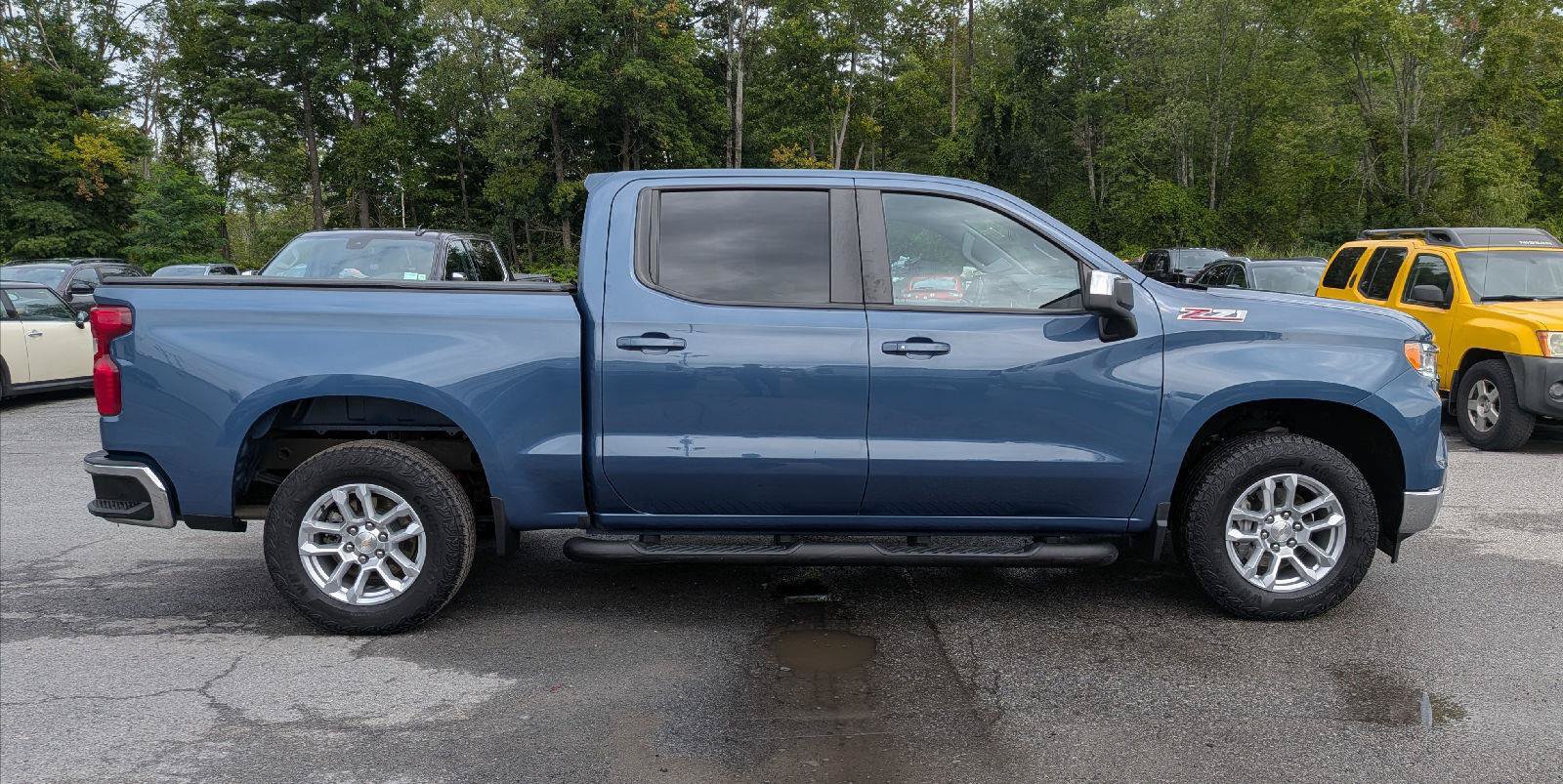 Used 2024 Chevrolet Silverado 1500 LT w/ Z71 Off-Road Package AWD/4WD image 6