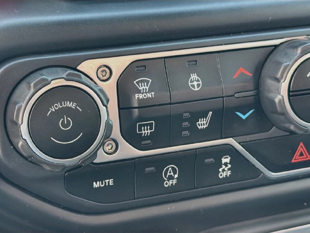 Used 2021 Jeep Wrangler Rubicon w/ Cold Weather Group AWD/4WD image 21