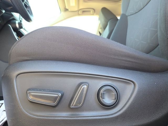 Used 2021 Toyota RAV4 XLE w/ Convenience Package image 20