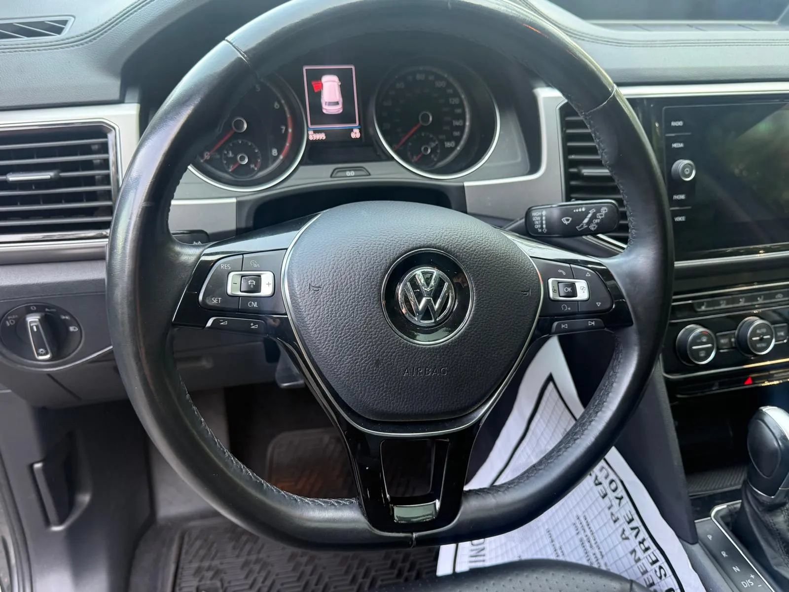Used 2018 Volkswagen Atlas SEL FWD image 12