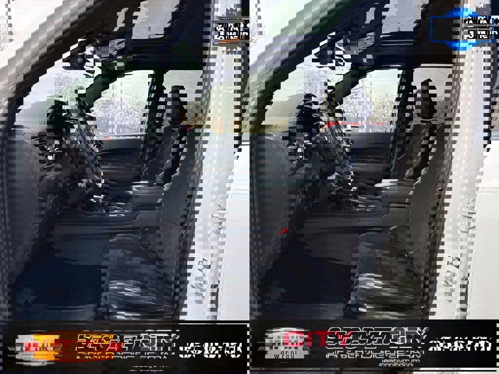 Used 2023 Dodge Durango R/T w/ Hemi Orange Plus Package image 32