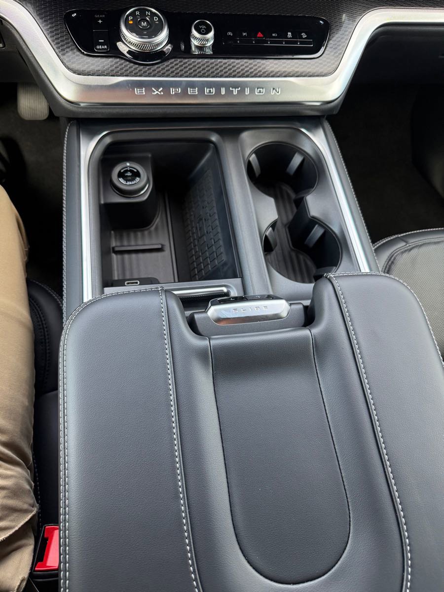 New 2025 Ford Expedition Max Platinum image 25