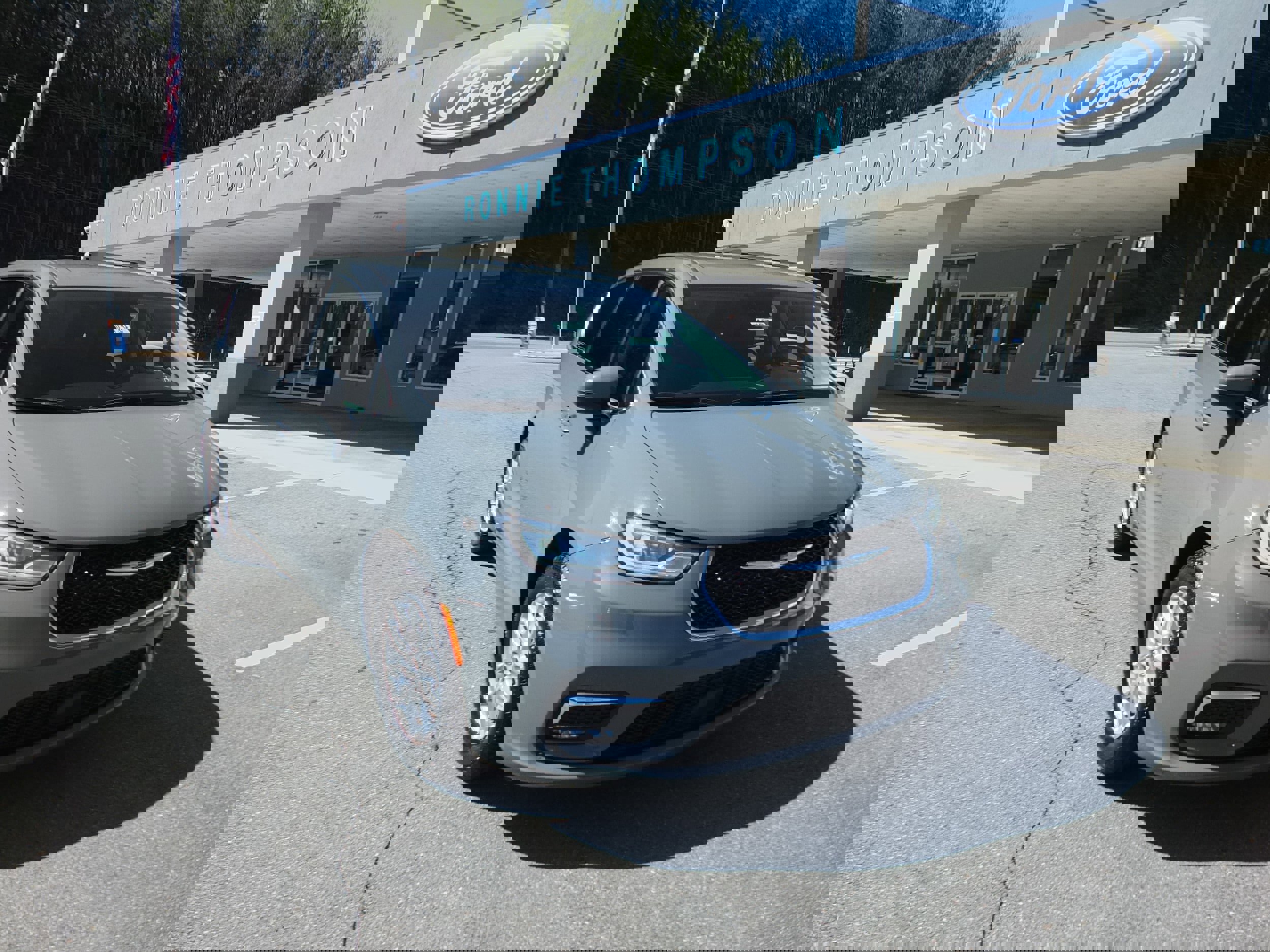 Used 2023 Chrysler Pacifica Touring-L