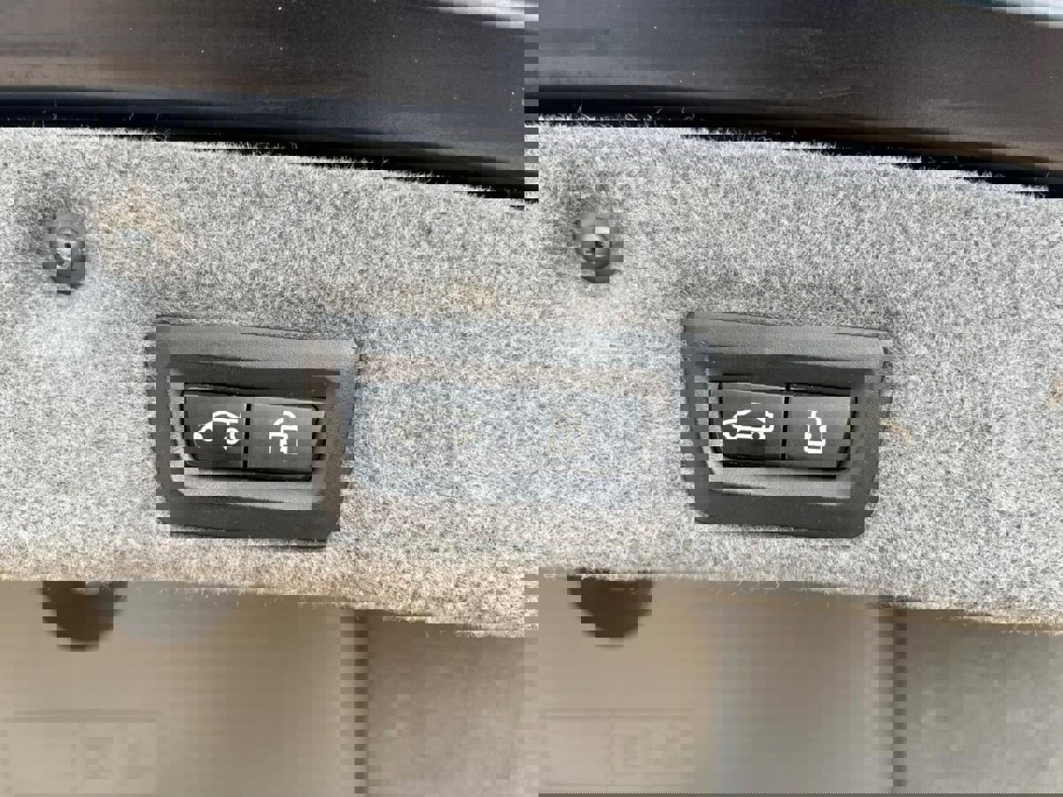 Used 2010 BMW 750Li image 35