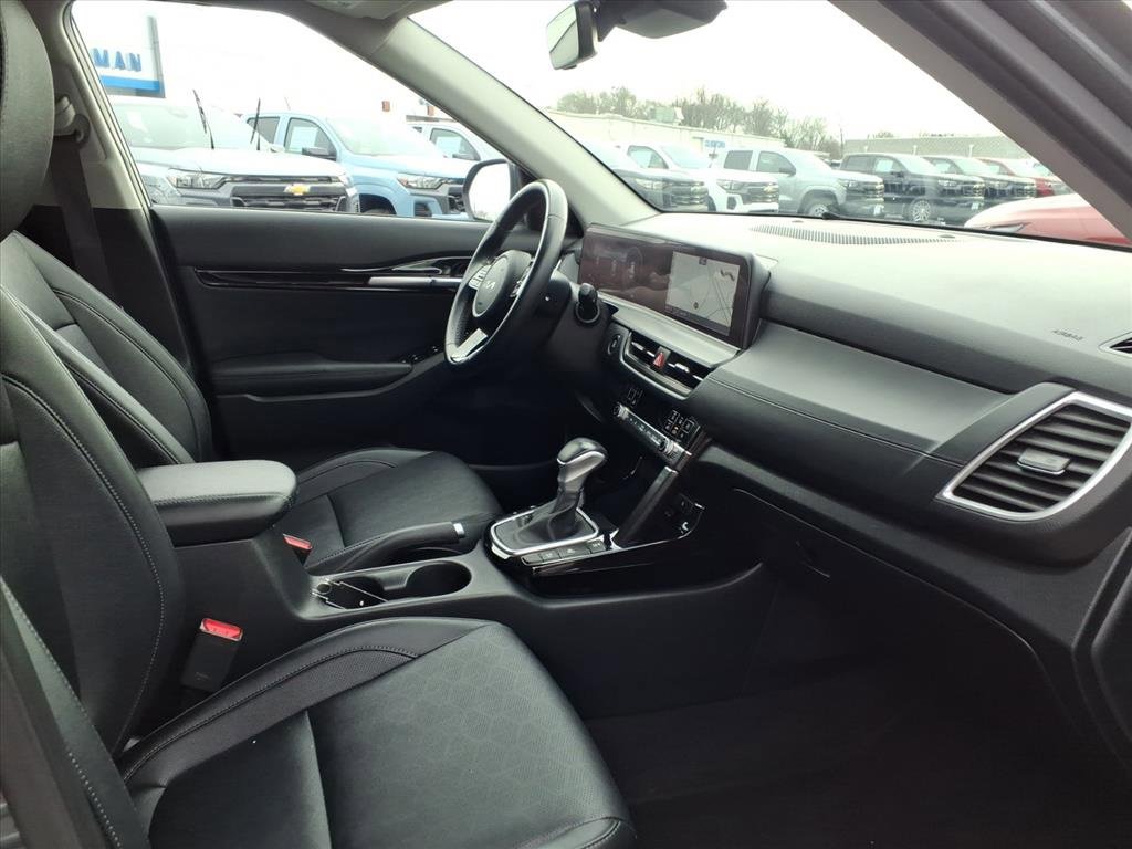 Used 2024 Kia Seltos EX image 21