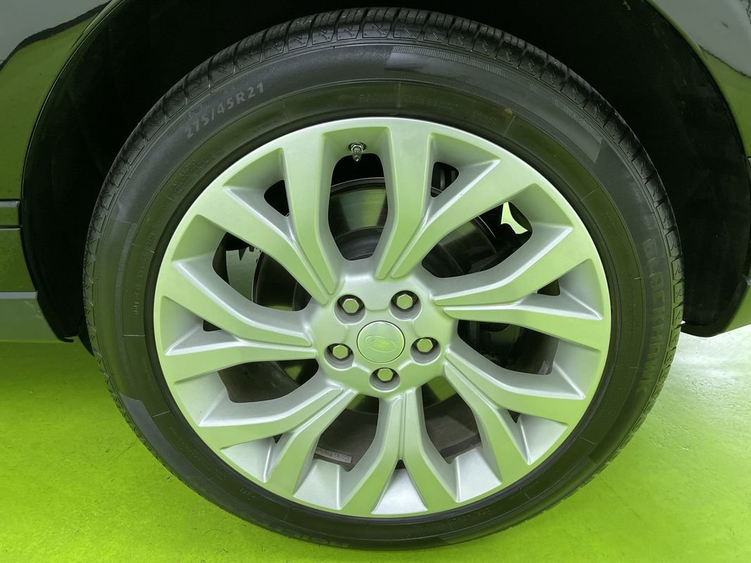 Used 2020 Land Rover Range Rover HSE image 15