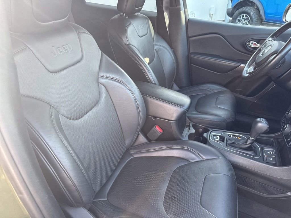 Used 2021 Jeep Cherokee Latitude Lux FWD image 35