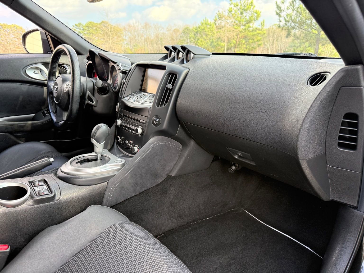 Used 2014 Nissan 370Z Touring w/ Sport Package image 32