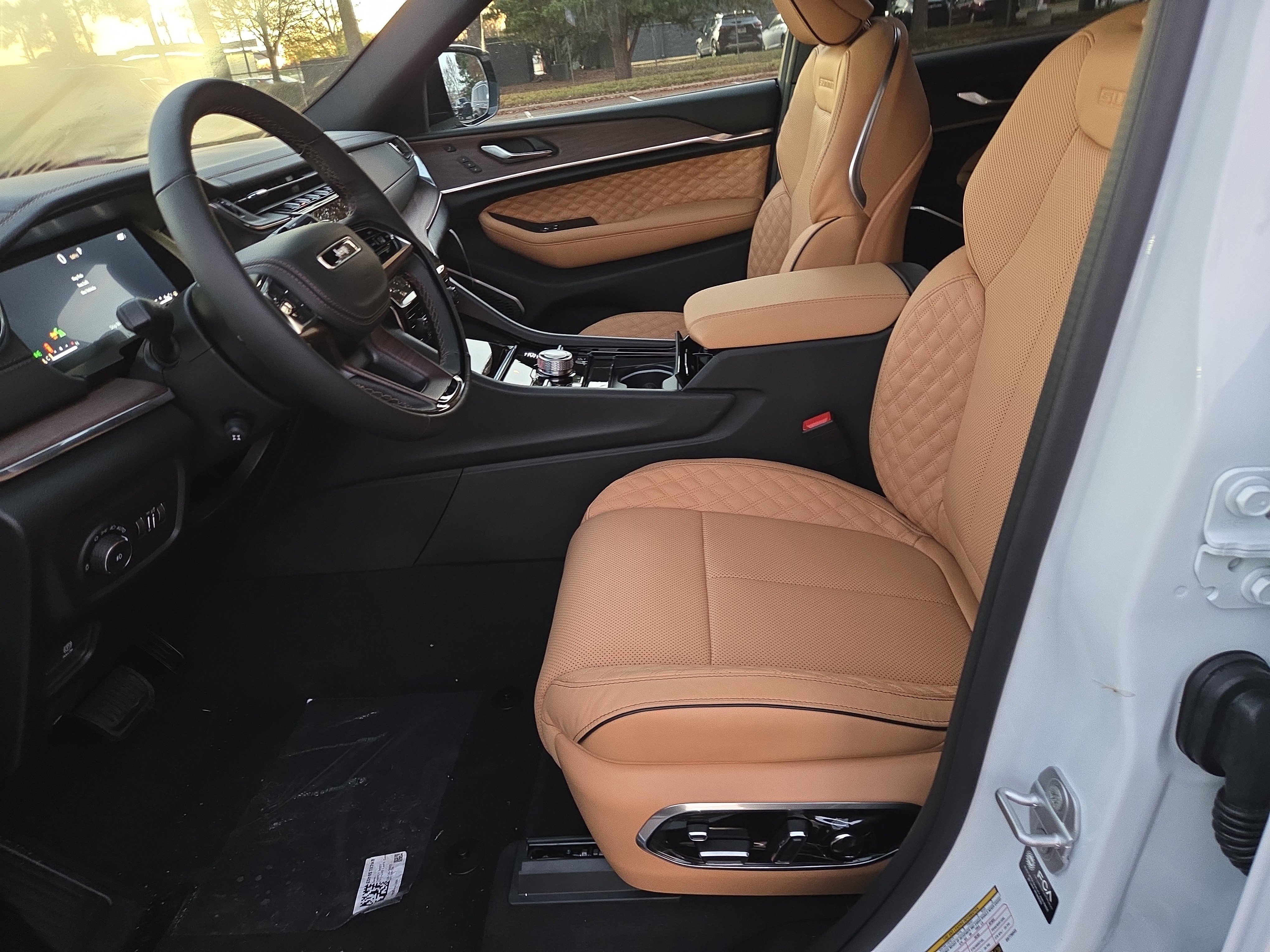 New 2025 Jeep Grand Cherokee Summit w/ Adv Protech Group IV image 5