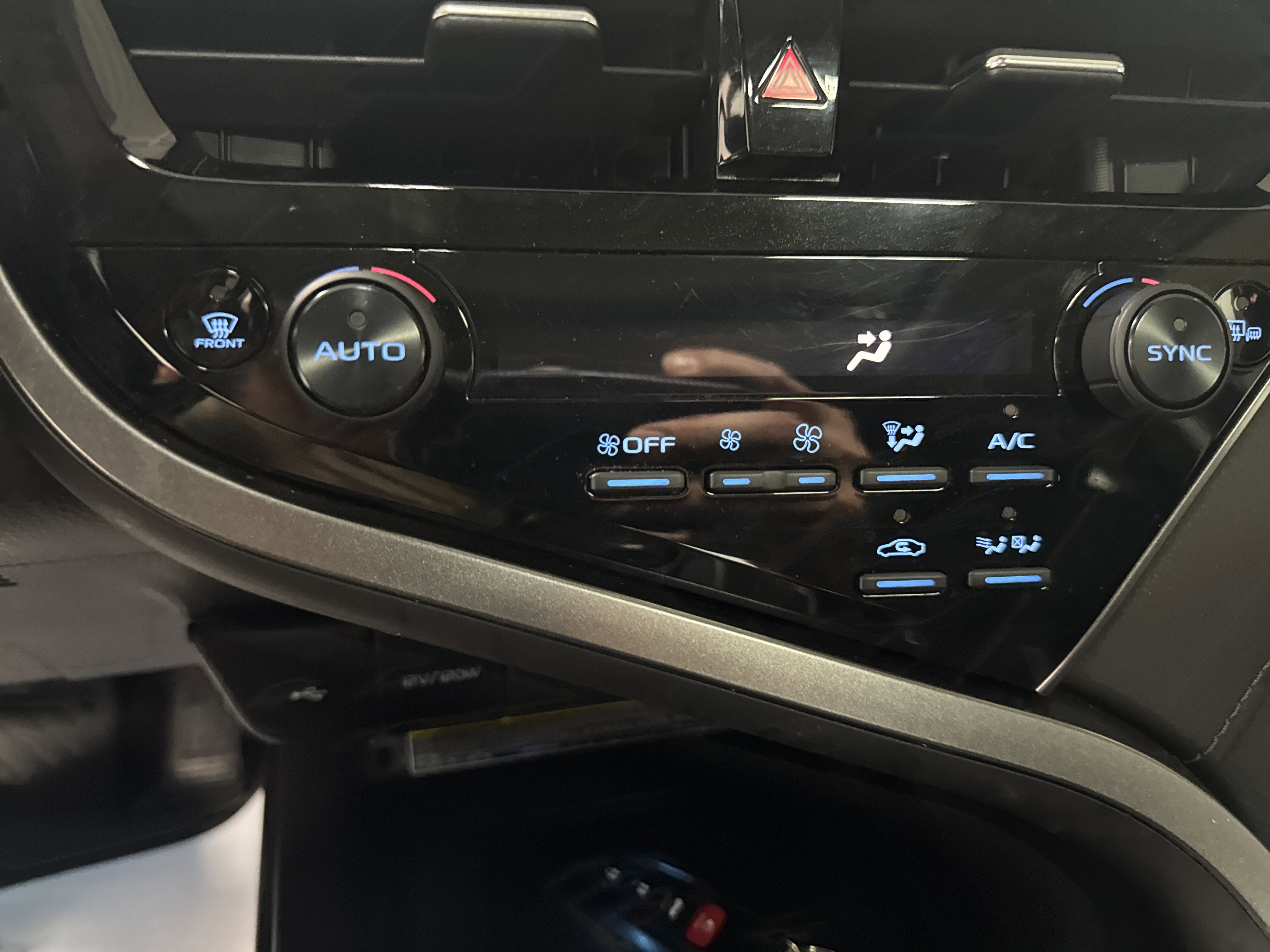 Used 2021 Toyota Camry XLE w/ Navigation Upgrade Package FWD image 25