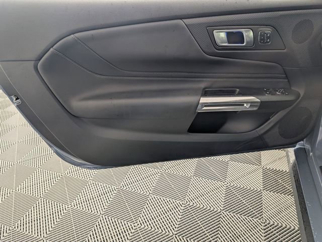 Used 2025 Ford Mustang GT Premium image 9