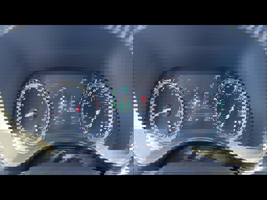 Used 2020 Toyota Highlander XLE image 18