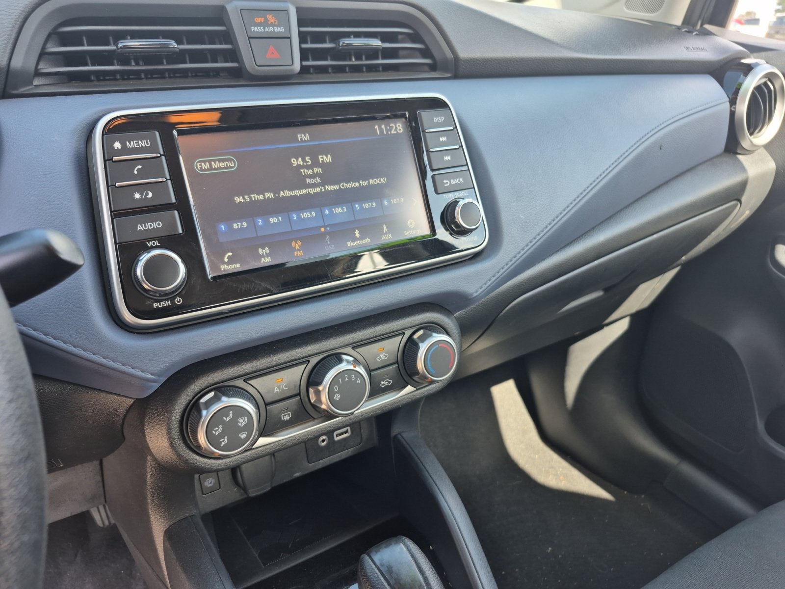 Used 2024 Nissan Versa SV FWD image 11