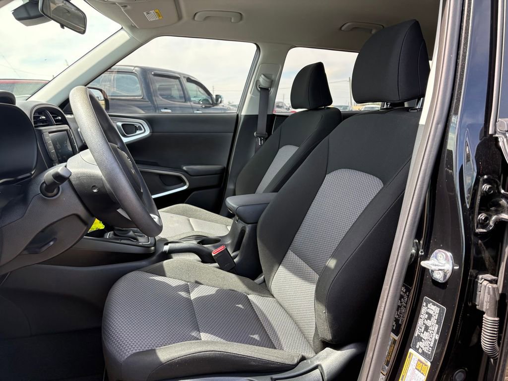 Used 2024 Kia Soul LX w/ Option Group 015 image 11
