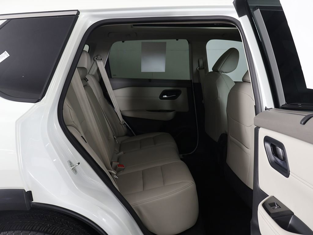 Used 2023 Nissan Rogue SL w/ SL Premium Package image 32