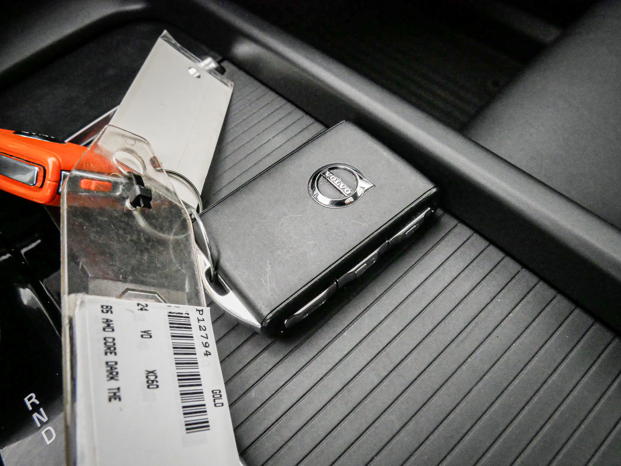 Used 2024 Volvo XC60 B5 Core image 36