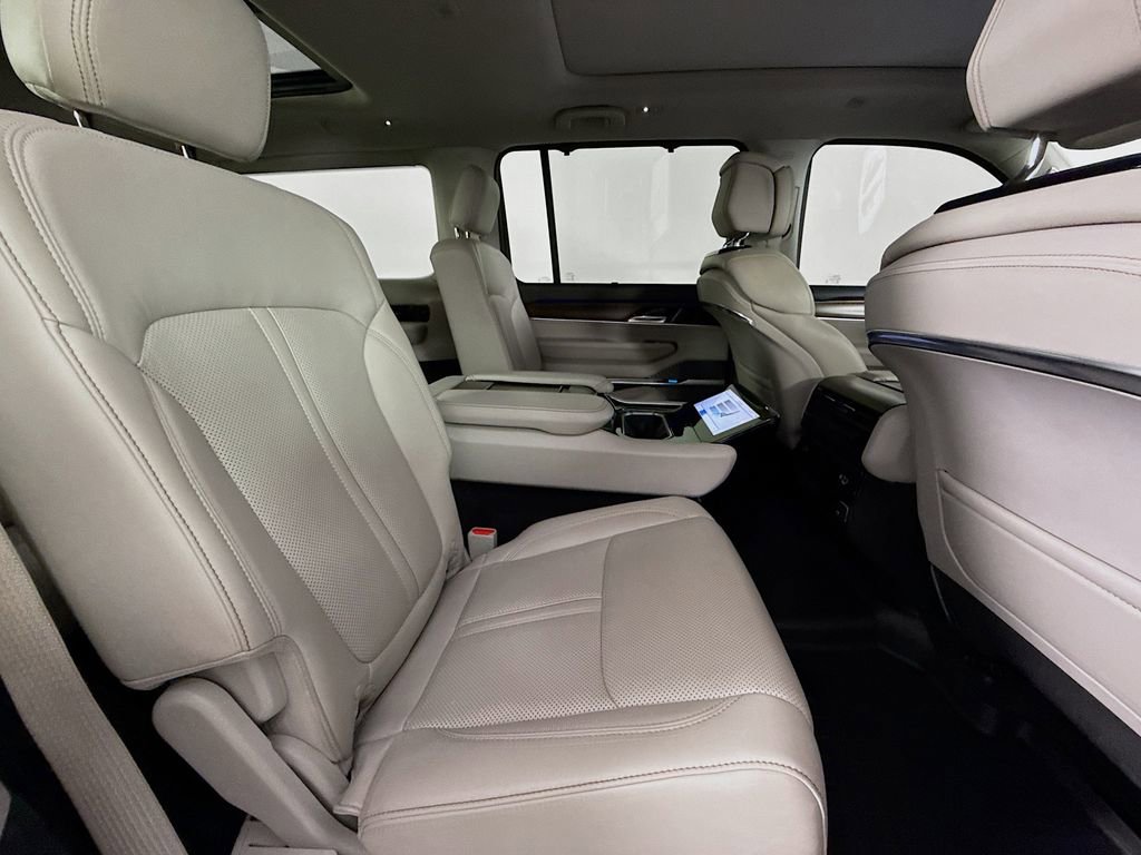 Used 2022 Jeep Grand Wagoneer Series I image 24