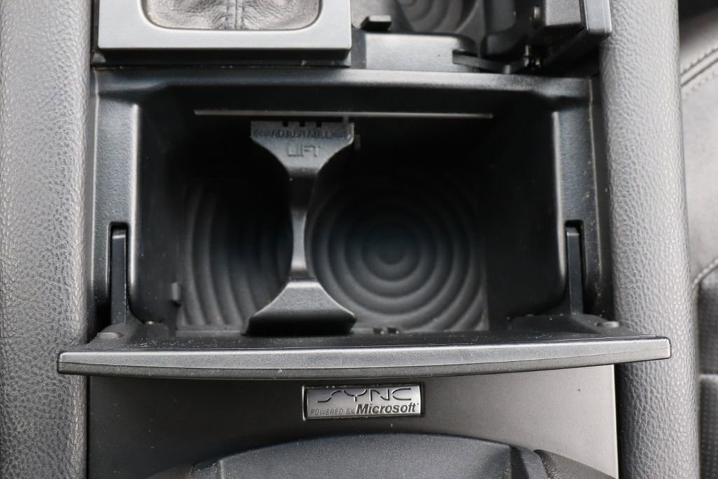 Used 2015 Ford Taurus Limited FWD image 20