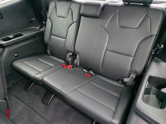 Used 2022 Kia Telluride LX image 17