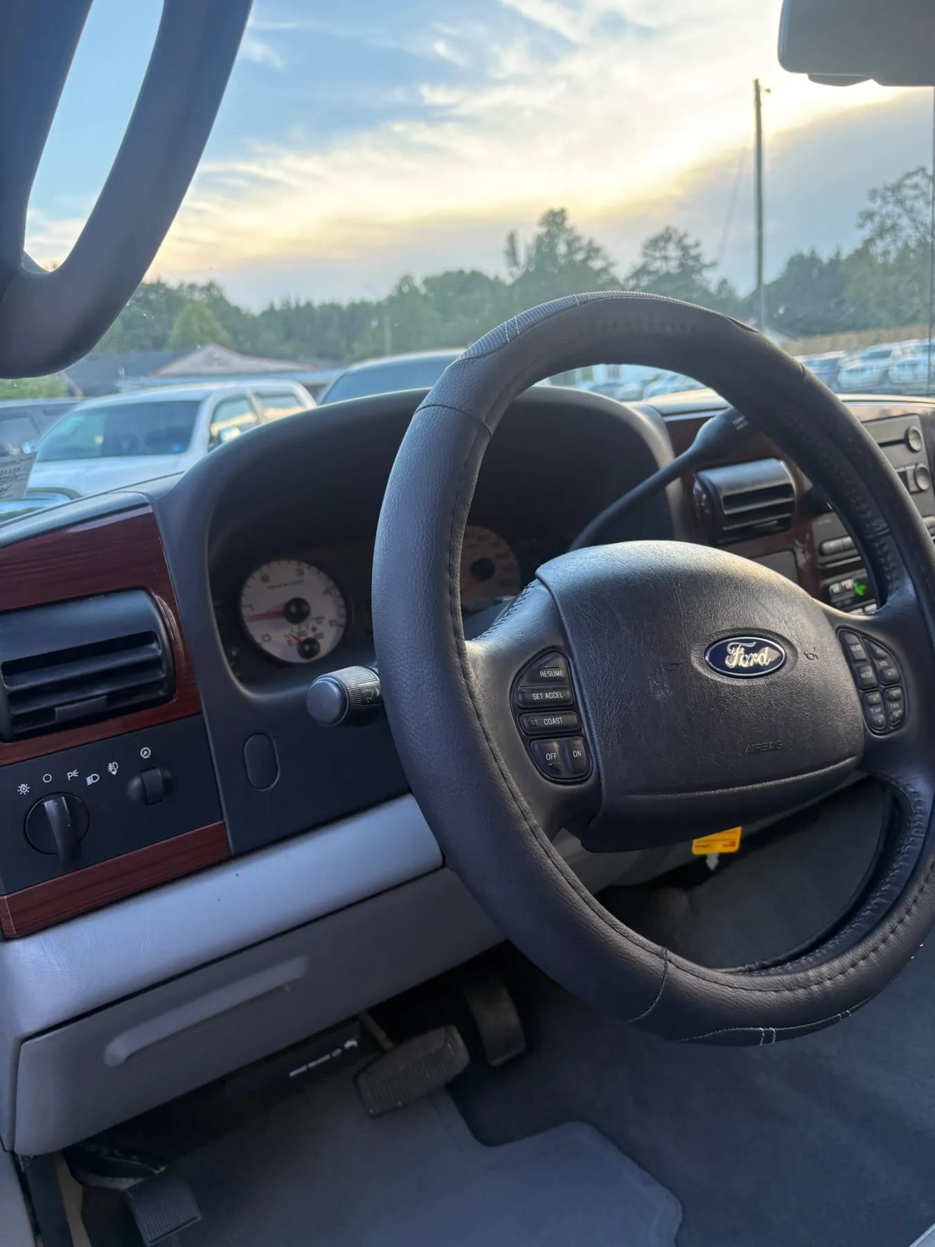 Used 2007 Ford F350 Lariat AWD/4WD image 26
