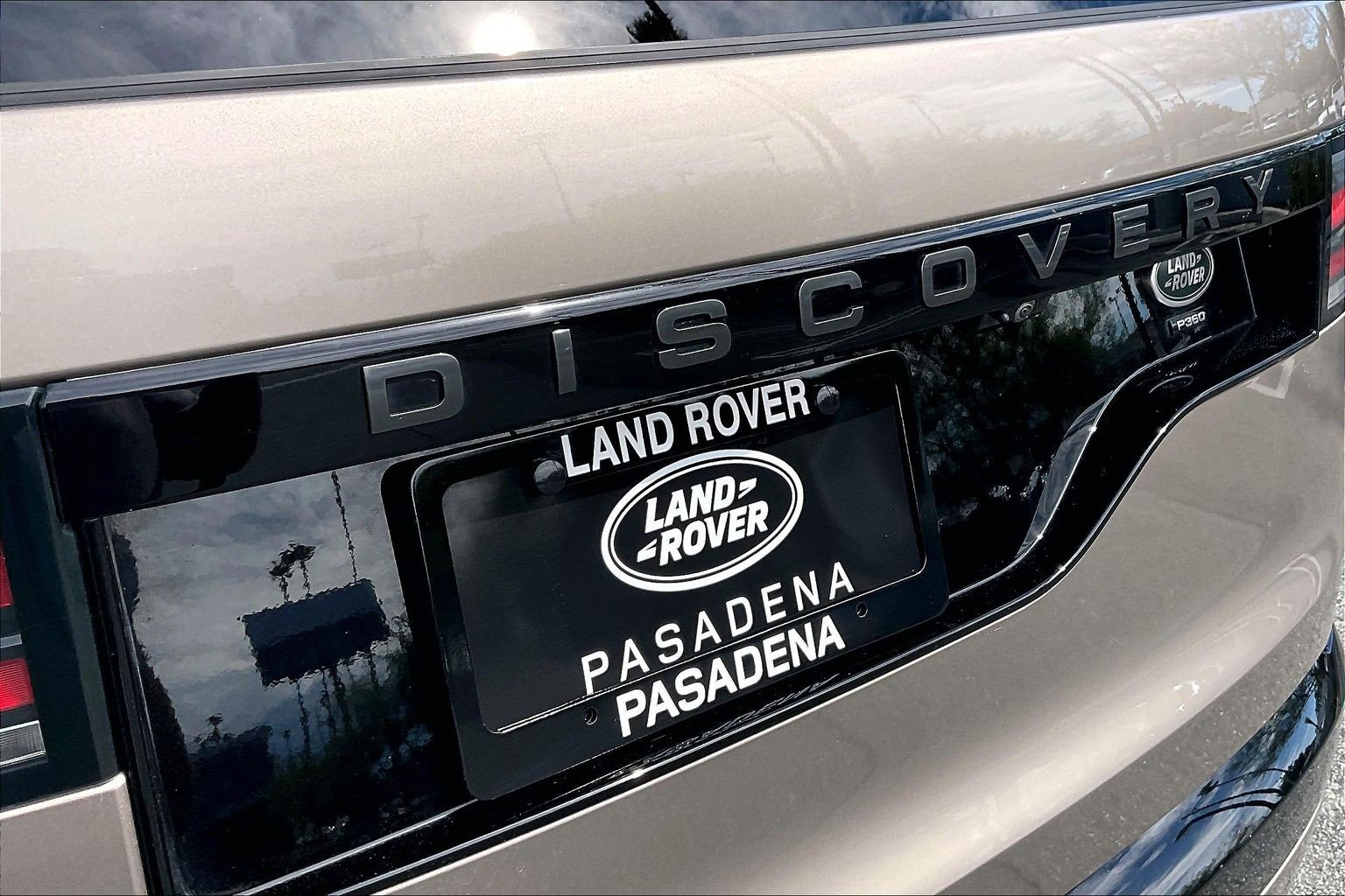 Used 2023 Land Rover Discovery HSE R-Dynamic AWD/4WD image 32