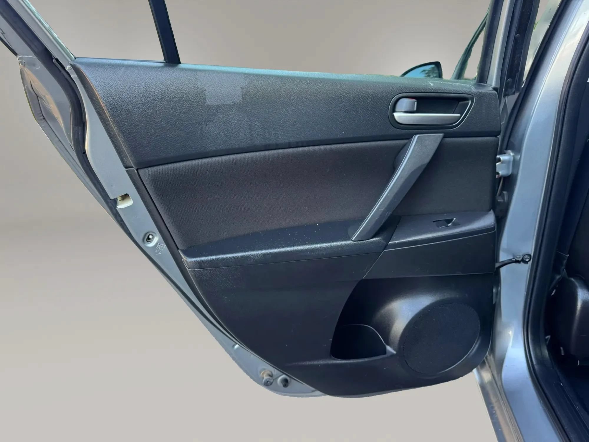 Used 2013 MAZDA MAZDA3 i SV FWD image 7