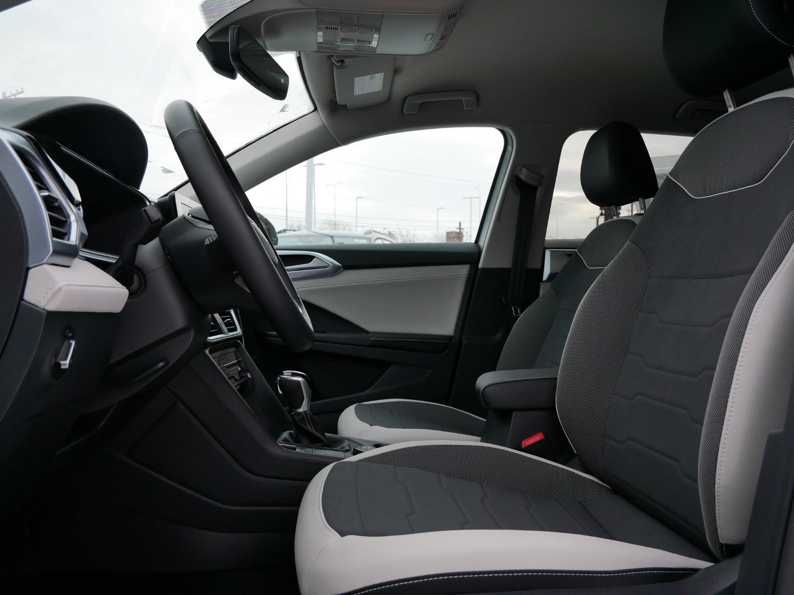 New 2026 Volkswagen Taos SE AWD/4WD image 4