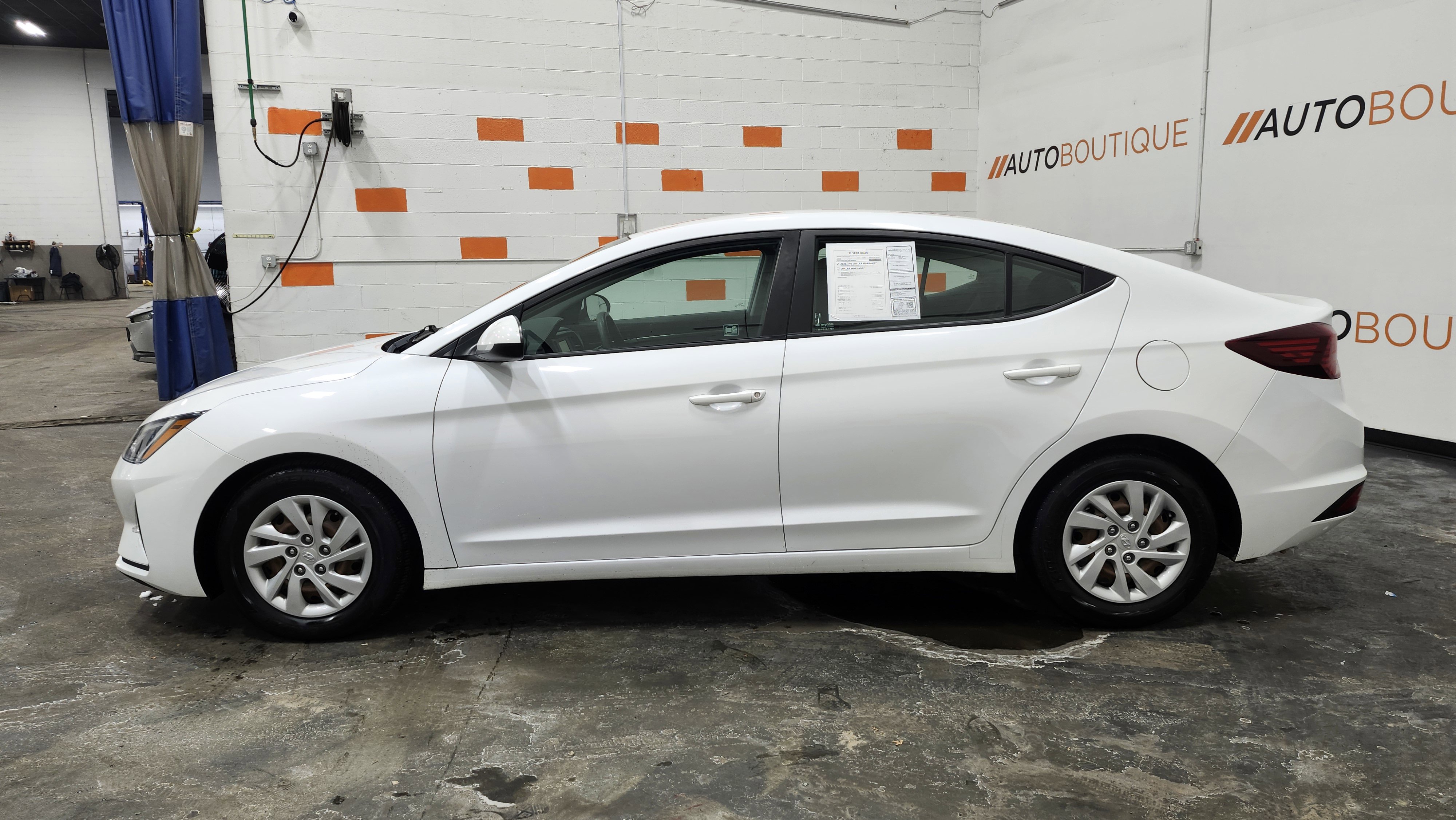 Used 2020 Hyundai Elantra SE w/ Cargo Package (C1) image 12