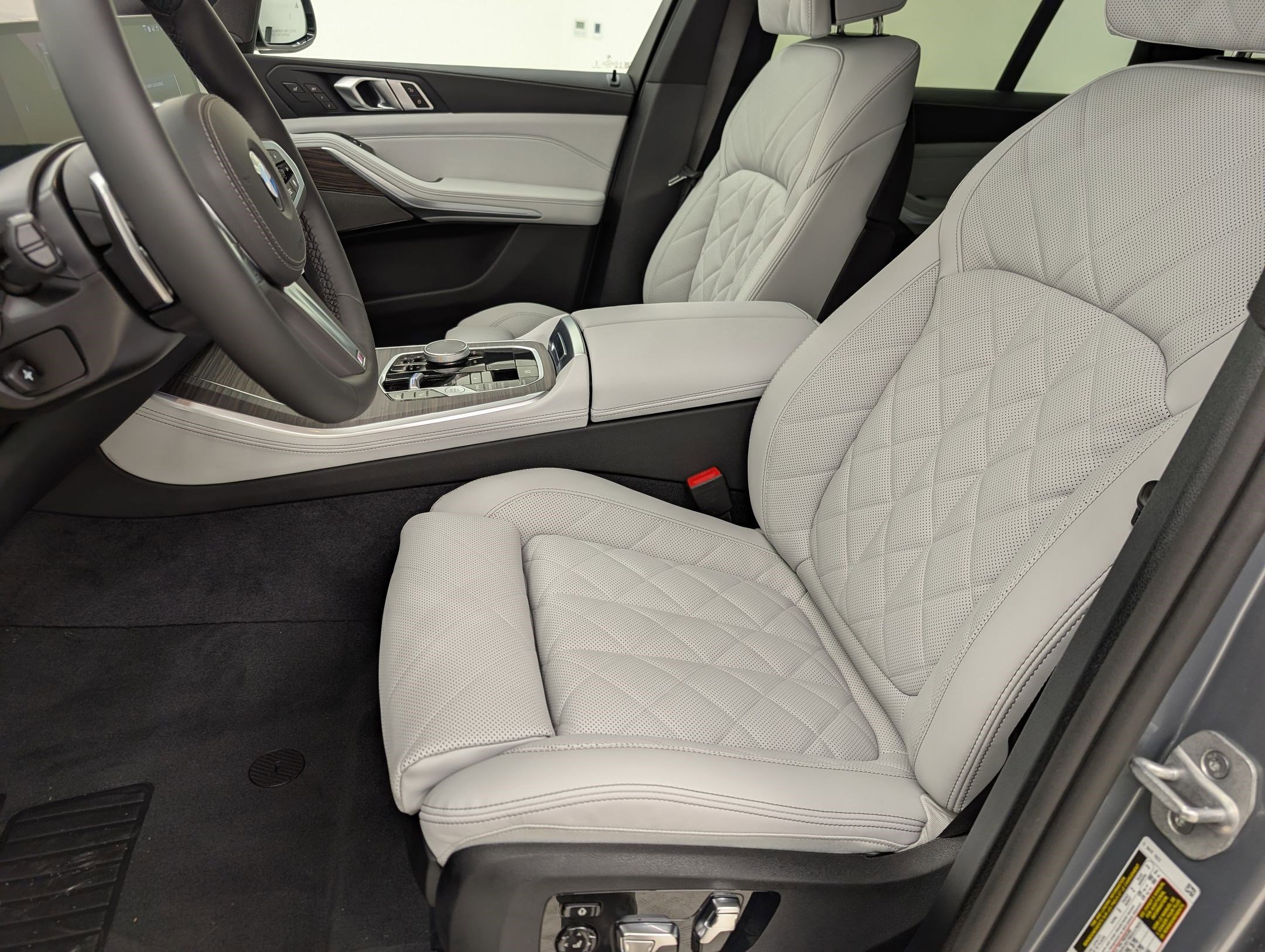 New 2026 BMW X5 sDrive40i w/ M Sport Package image 5