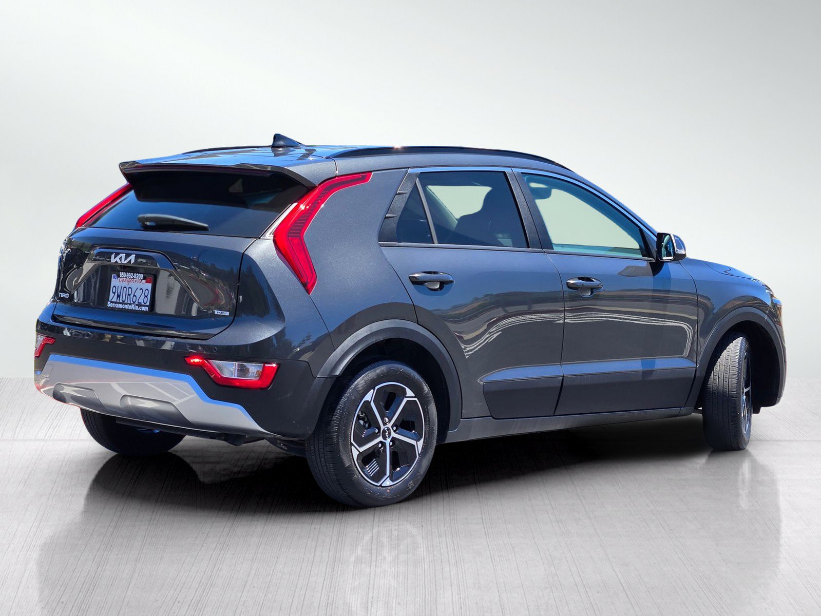 Used 2025 Kia Niro EX FWD image 4