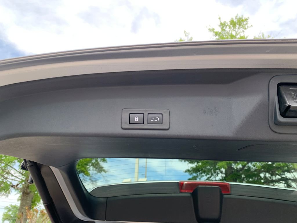 Used 2021 Subaru Ascent Touring image 9