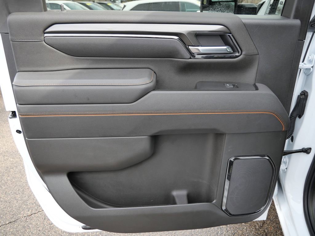 Used 2025 GMC Sierra 2500 AT4 image 25