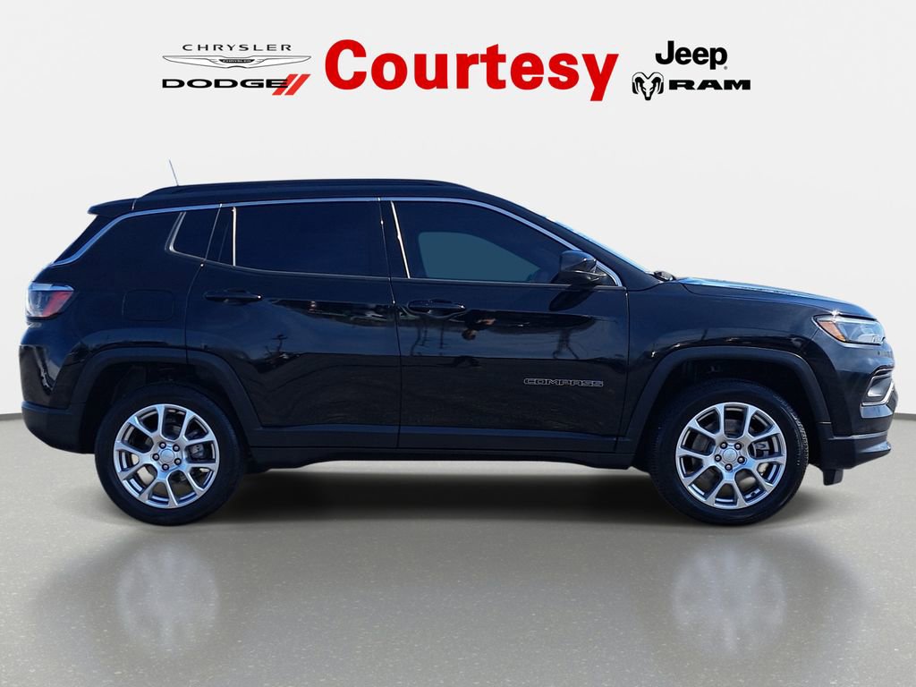 Certified 2023 Jeep Compass Latitude AWD/4WD image 4