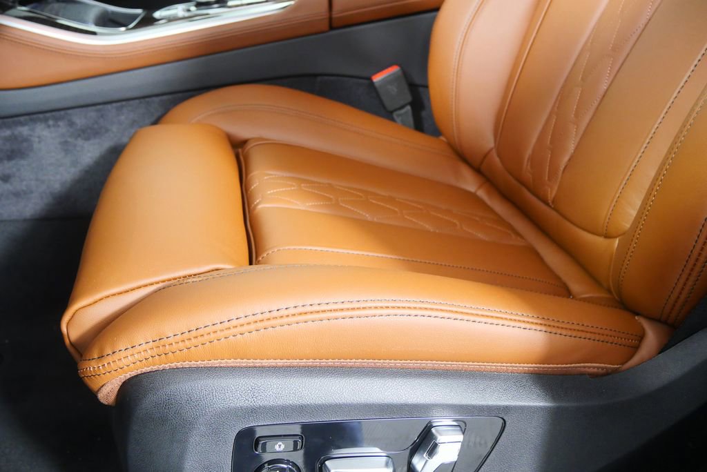 Used 2026 BMW X5 xDrive40i w/ M Sport Package image 10
