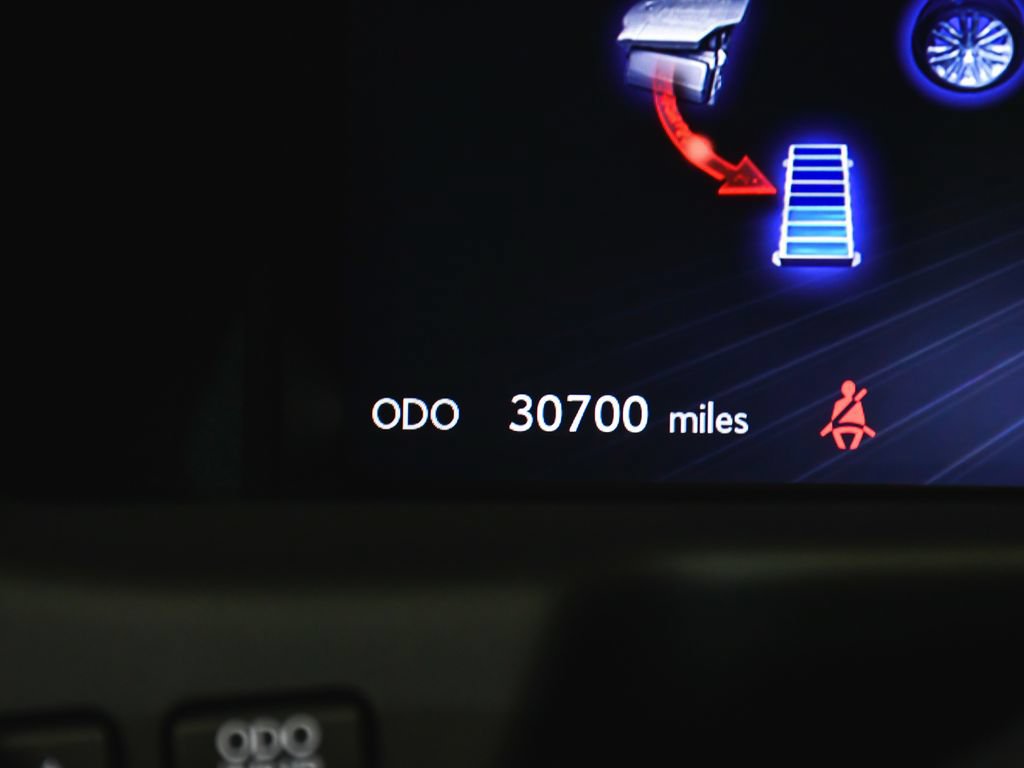 Used 2022 Lexus LS 500h AWD w/ Luxury Package image 23