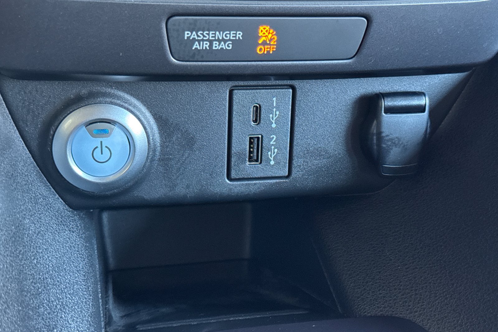 Certified 2025 Nissan Leaf S FWD image 32