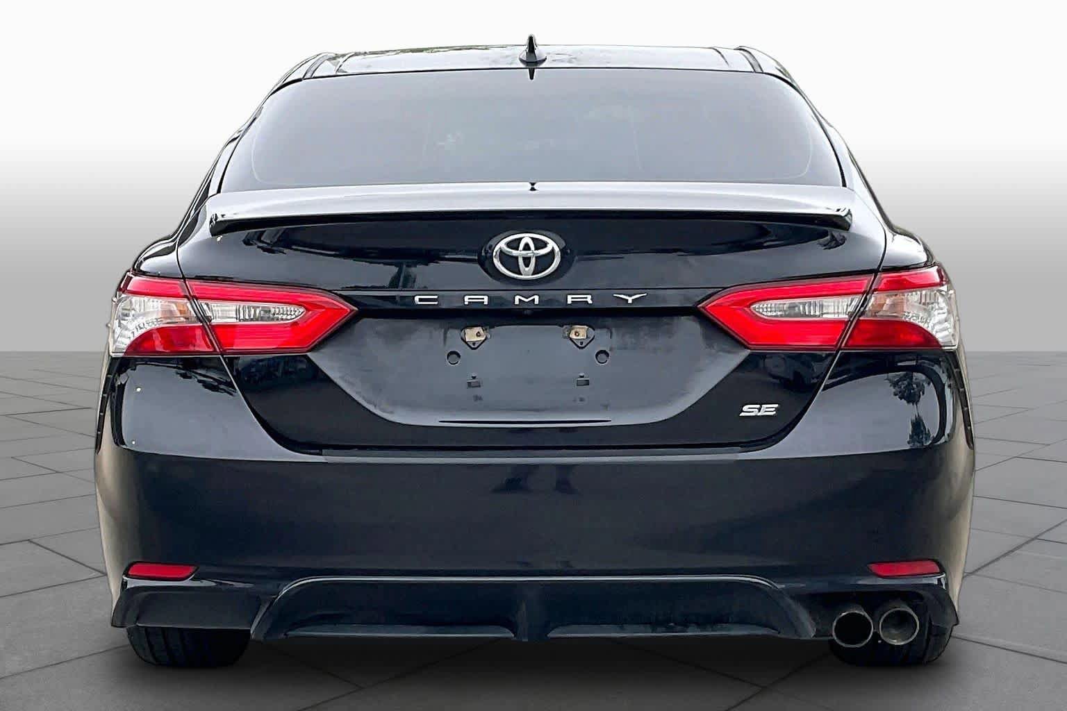 Used 2018 Toyota Camry SE w/ Audio Package FWD image 5