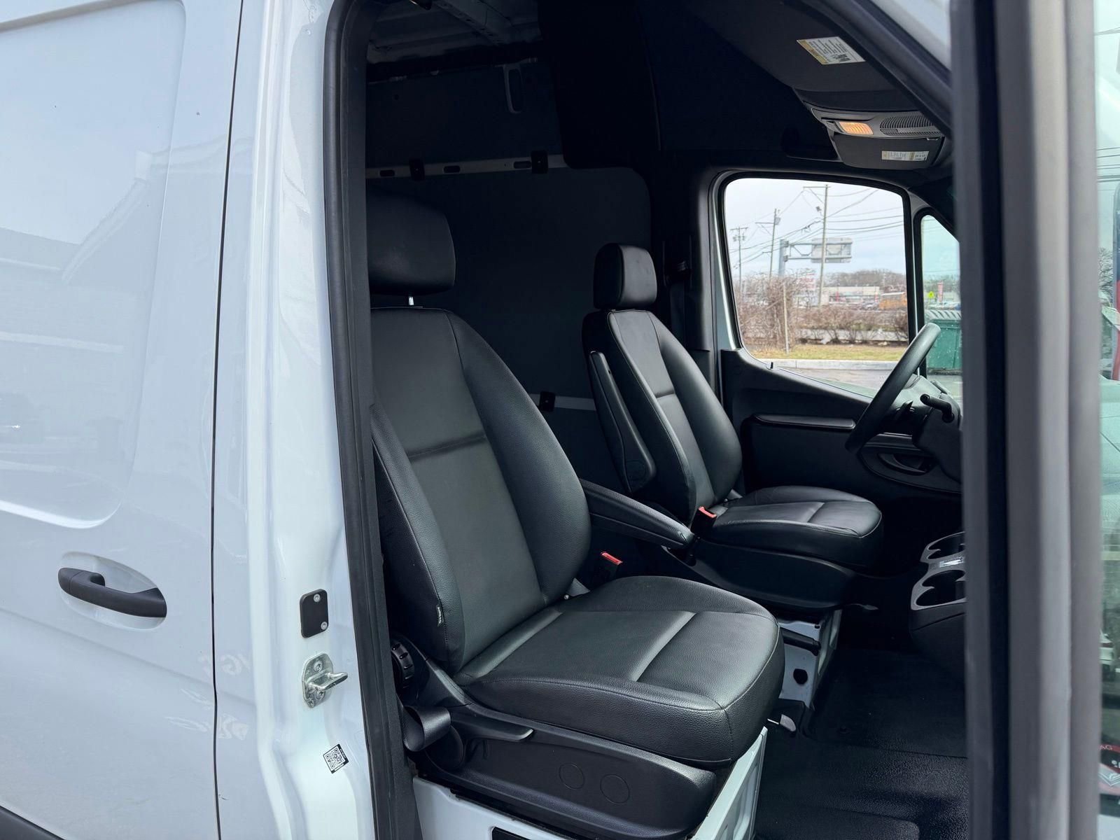 Used 2023 Mercedes-Benz Sprinter 2500 image 9