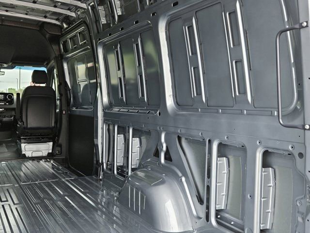 New 2025 Mercedes-Benz Sprinter 2500 image 33