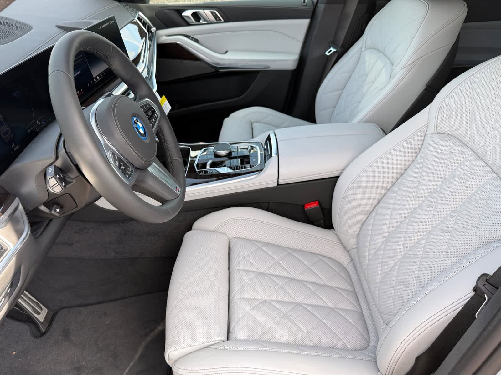 New 2026 BMW X5 xDrive50e w/ M Sport Package image 12